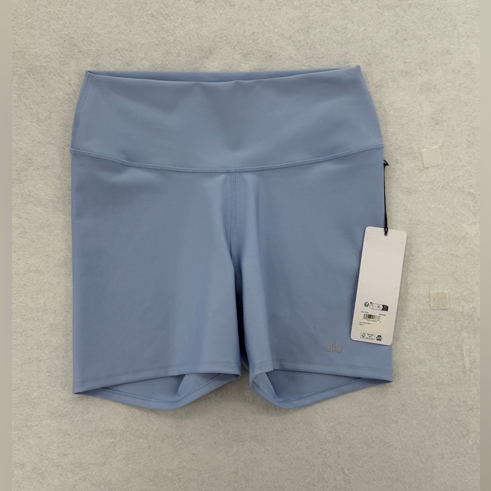 NWT Alo 5" Airlift Energy Short Seashell Blue Large